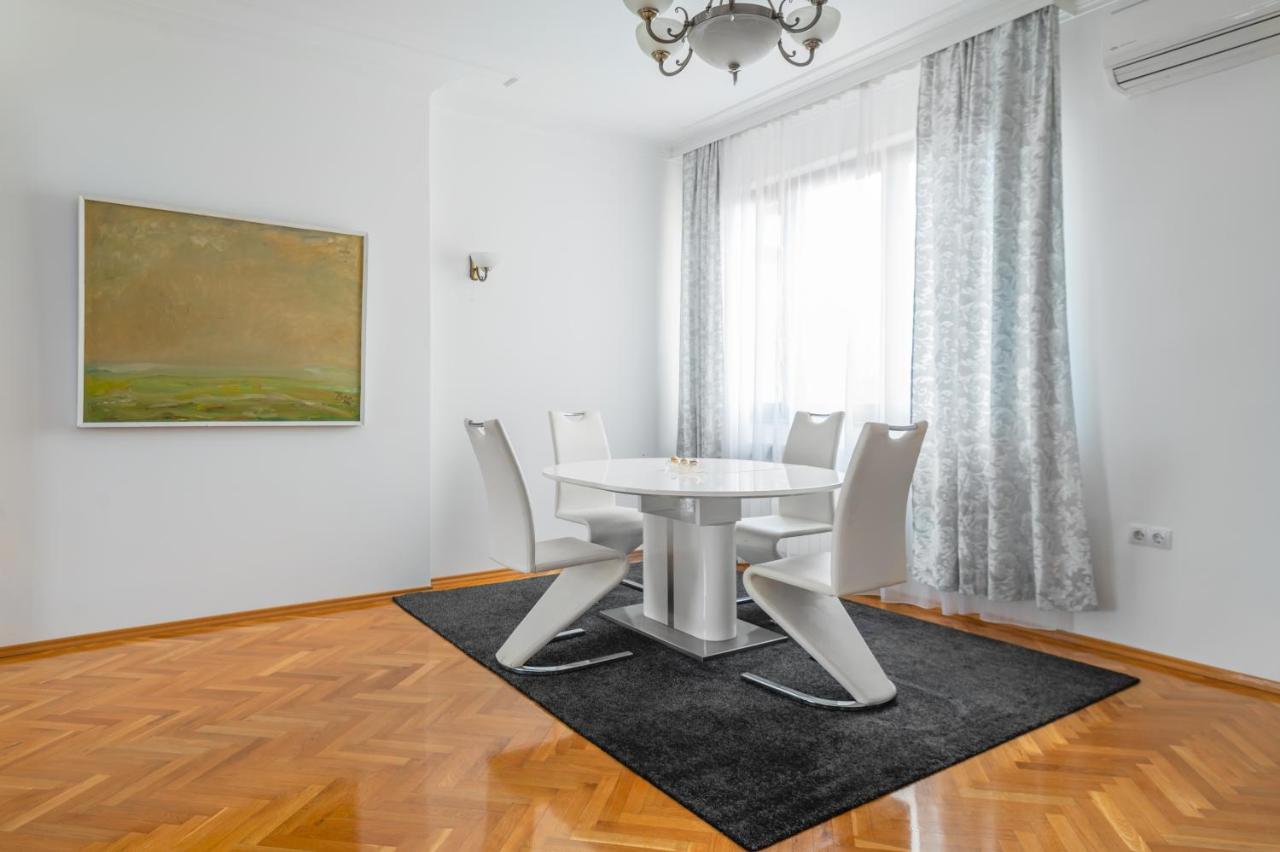 Vitosha Str 2Bd White & Blue Apt By Flat Mаnager Sófia Exterior foto